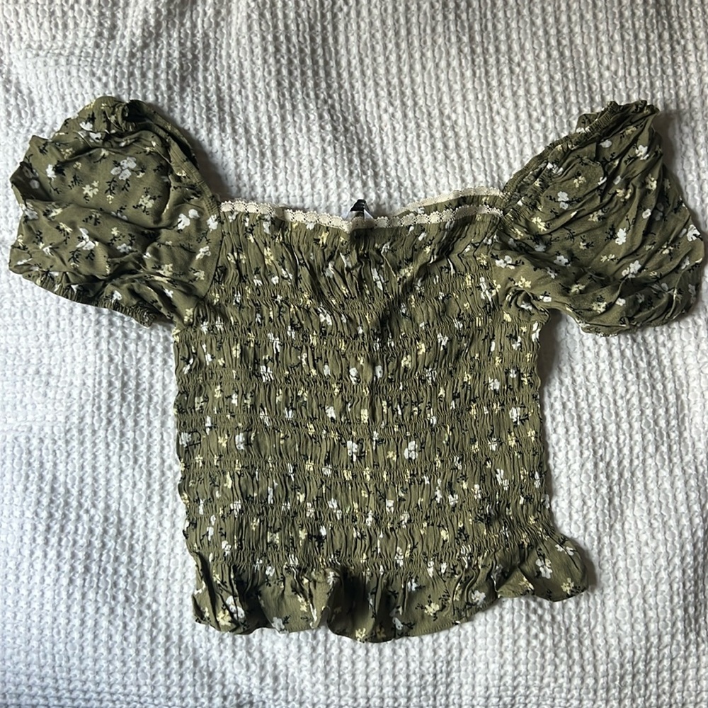 Zara floral on or off the shoulder green top